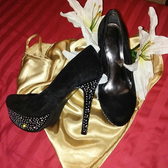 🔥 Wild Diva🔥 faux suede and rhinestone Heels - Picture 1 of 4